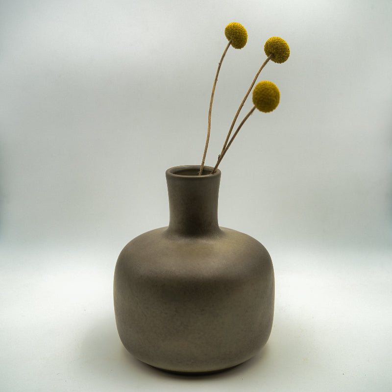 Keramik-Vase – Zeitlose Eleganz in natürlicher Optik