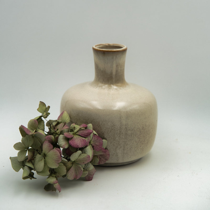 Keramik-Vase – Zeitlose Eleganz in natürlicher Optik
